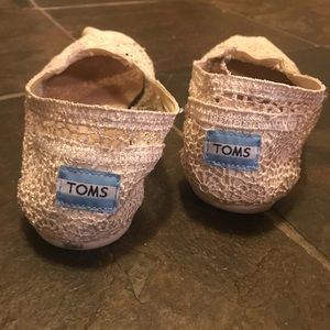 Women’s TOMS shoes size 8.5